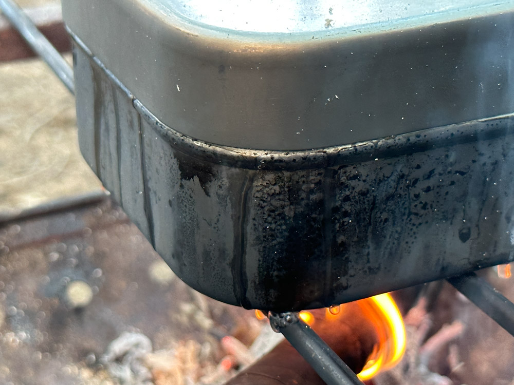 キャンプ料理の基本：メスティンで簡単にご飯を炊く方法